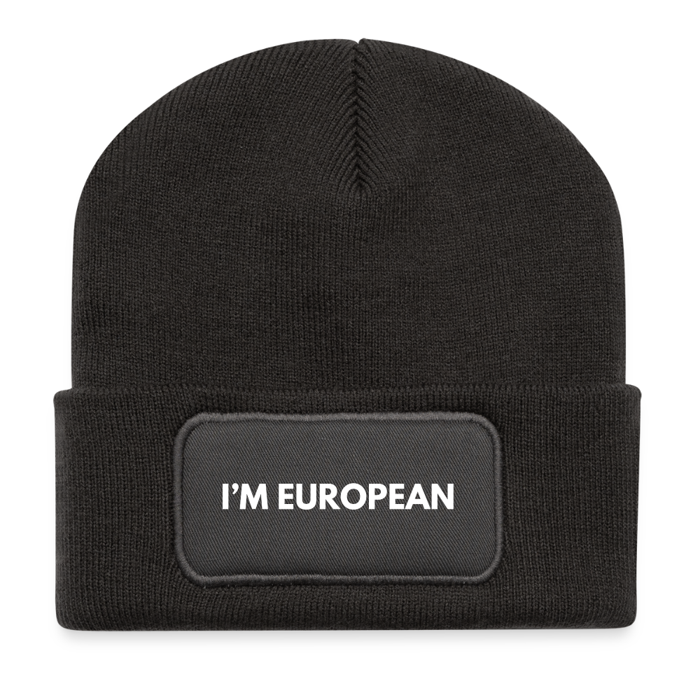 "I'M EUROPEAN" - Recycelte Patch Beanie - dark grey