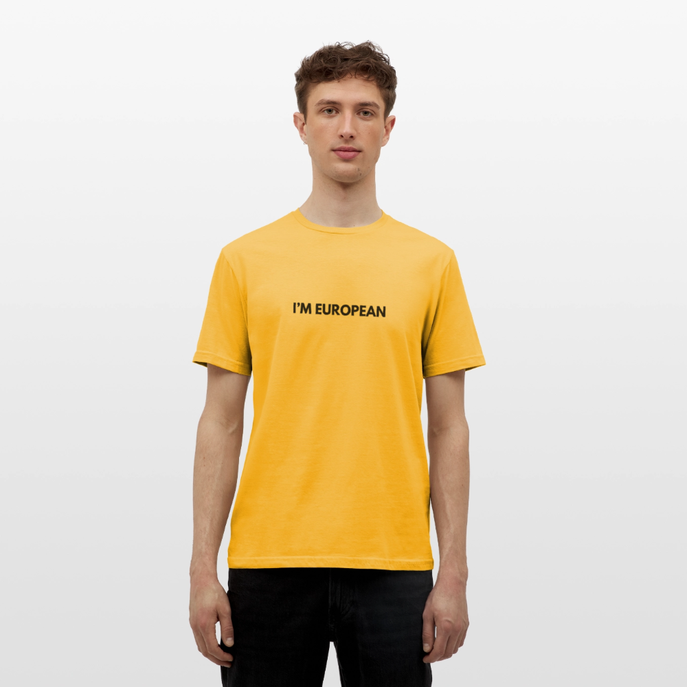 "I'M EUROPEAN" - Männer T-Shirt - yellow
