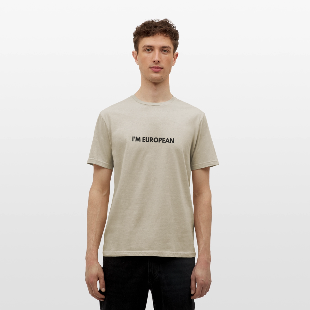"I'M EUROPEAN" - Männer T-Shirt - sand beige